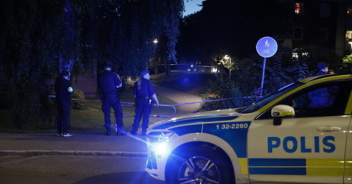 bus contro una pensilina a stoccolma ci sono morti e feriti l autista 232 stato arrestato