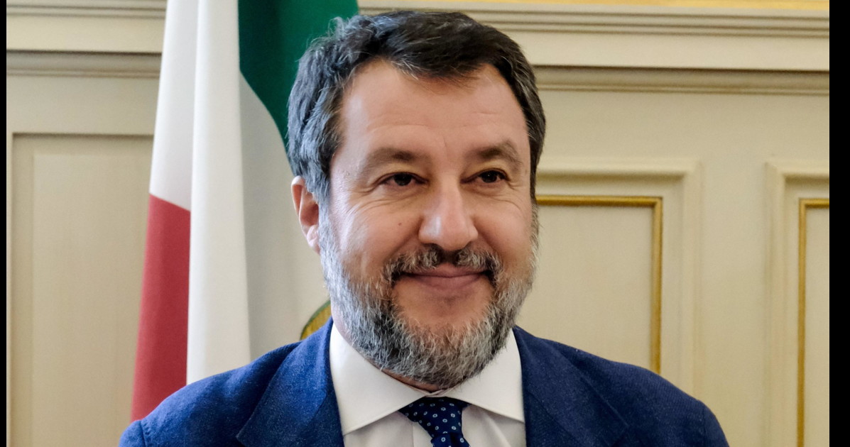 campania l appello di salvini chi sta a casa 232 come votasse fico