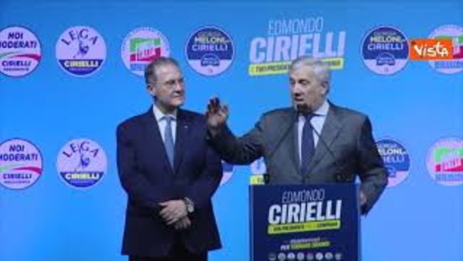 tajani ricorda berlusconi a comizio napoli la platea grida silvio silvio da Iltempo.it tajani ricorda berlusconi a comizio napoli la platea grida silvio silvio