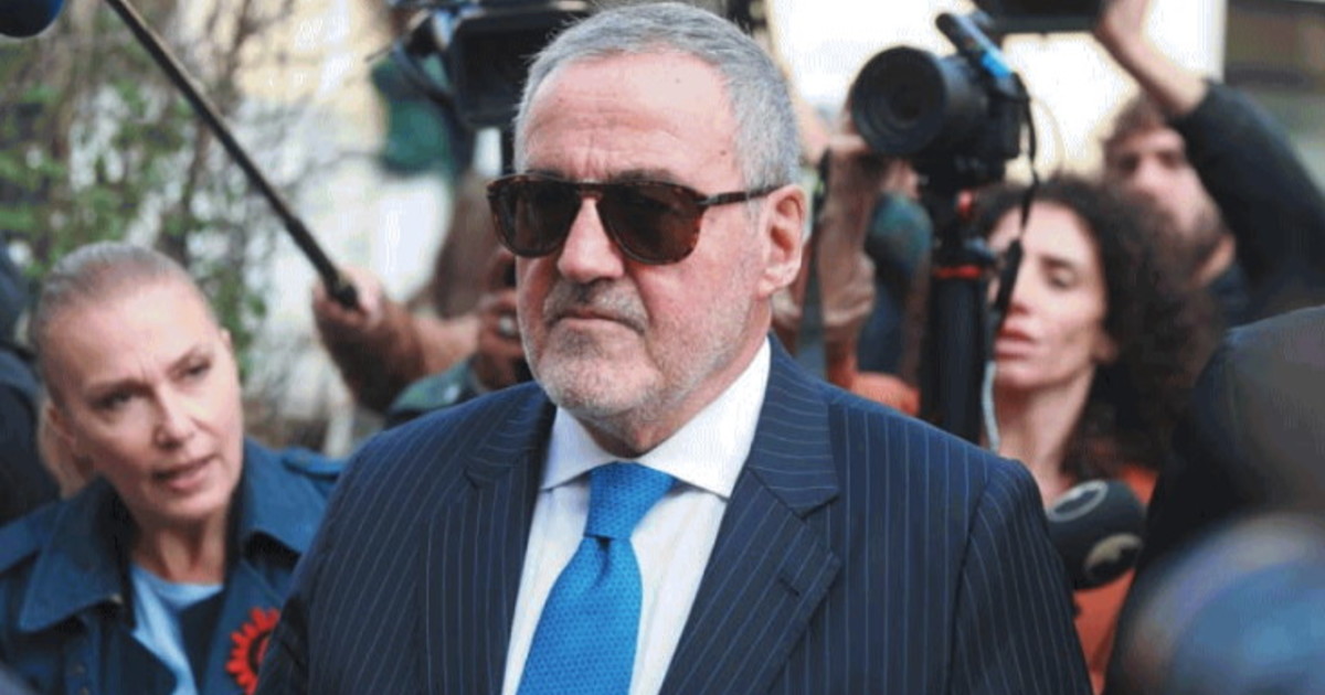 Nuovo round su pc e cellulari di Venditti: l Nuovo round su pc e cellulari di Venditti: l