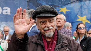 <span style=color: rgb(153, 0, 0);>Jurassic Pd</span> Occhetto infilza Schlein e Conte: "Diventate maggiorenni"