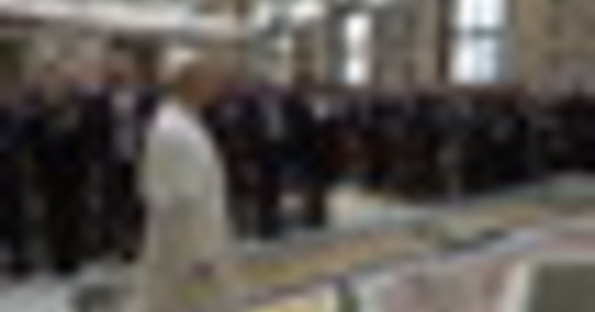 Il mondo del cinema dal Papa, Spike Lee gli regala maglia di basket