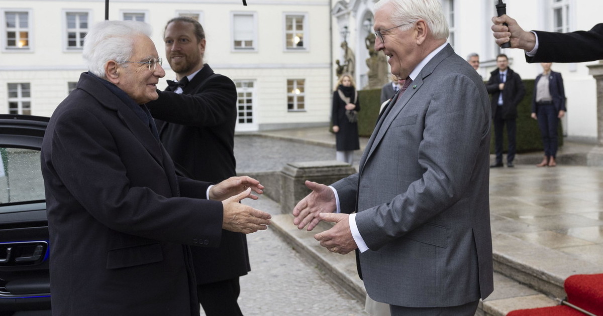 Mattarella a colloquio con Steinmeier a Palazzo Bellevue Mattarella a colloquio con Steinmeier a Palazzo Bellevue