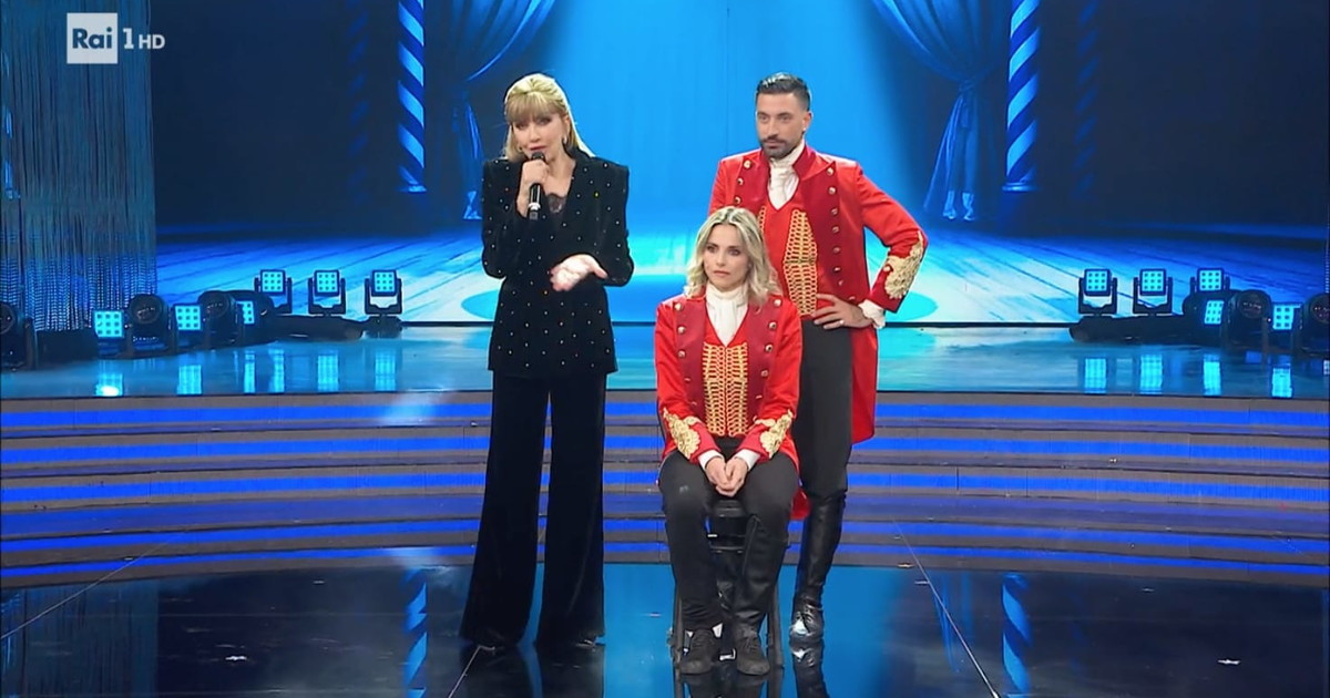 Ascolti tv, Ballando con le Stelle e Tú sí que vales, chi ha vinto? Vola la ruota di Gerry Scotti Ascolti tv, Ballando con le Stelle e Tú sí que vales, chi ha vinto? Vola la ruota di Gerry Scotti