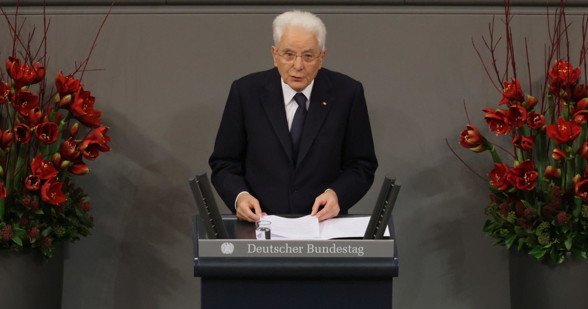 Il monito di Mattarella al Bundenstag: "Troppi Dottor Stranamore che amano la Bomba" Il monito di Mattarella al Bundenstag: "Troppi Dottor Stranamore che amano la Bomba"