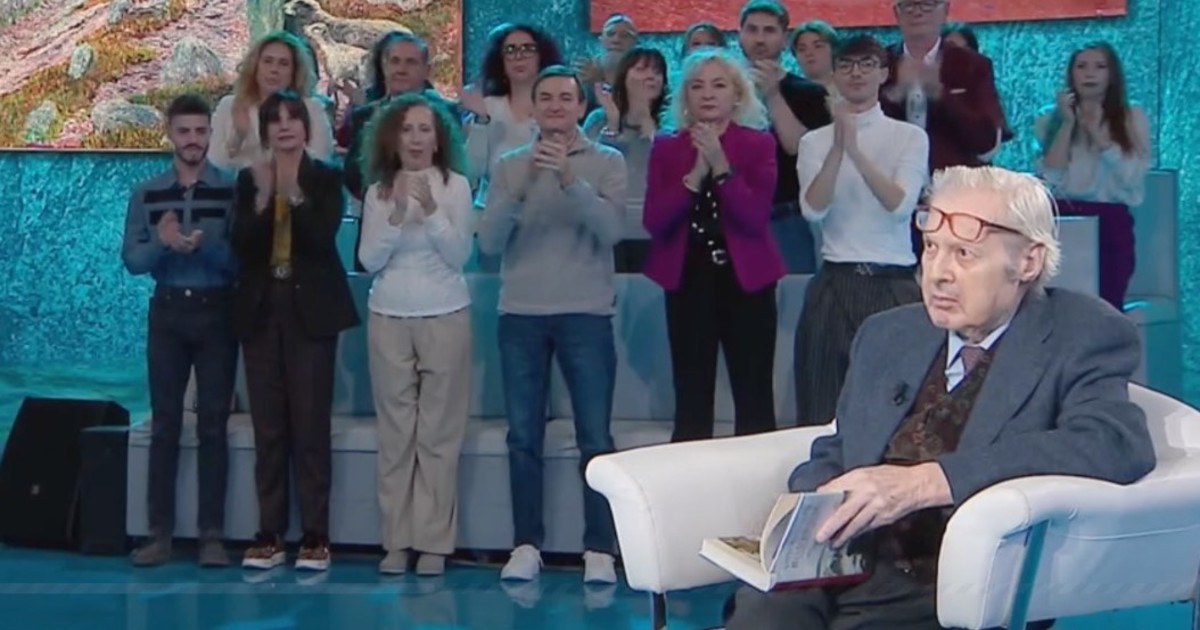 Sgarbi emoziona tutti: "Mi sposo con Sabrina, mi ha dato forza nelle difficoltà" Sgarbi emoziona tutti: "Mi sposo con Sabrina, mi ha dato forza nelle difficoltà"