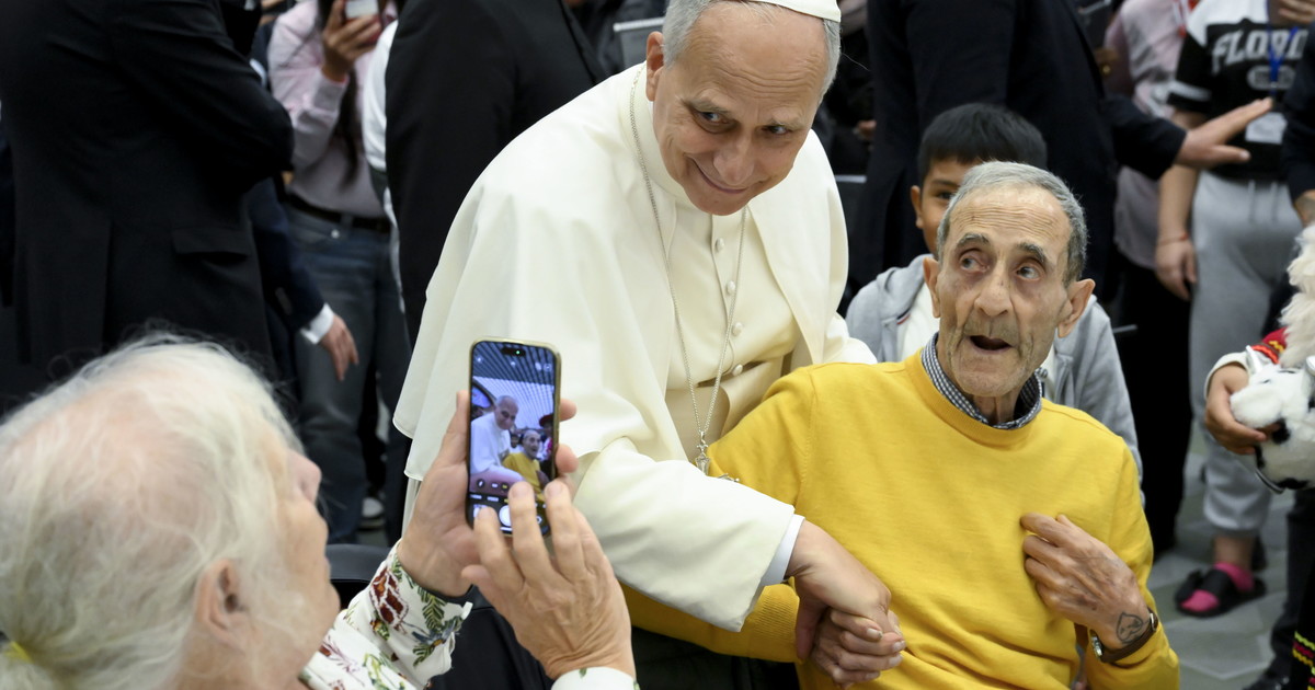 papa leone a tavola con gli ultimi serve cultura dell attenzione da Iltempo.it papa leone a tavola con gli ultimi serve cultura dell attenzione