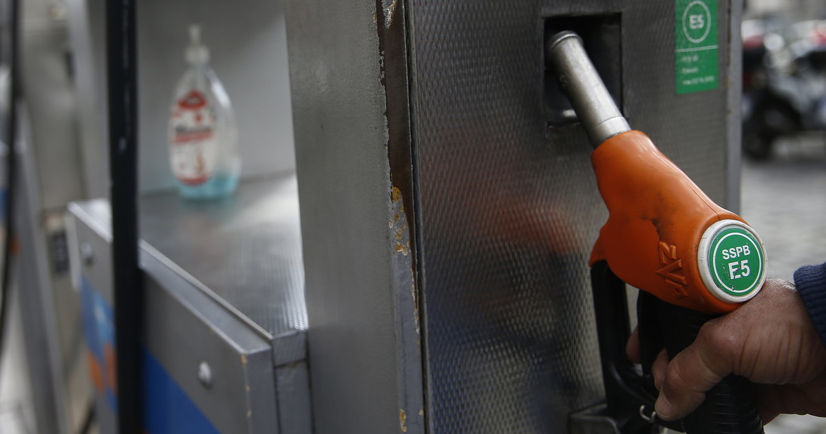 Ancora aumenti alla pompa dei prezzi della benzina. Diesel ai massimi dal 15 marzo Ancora aumenti alla pompa dei prezzi della benzina. Diesel ai massimi dal 15 marzo