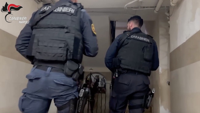 Camorra, maxi-blitz nel Napoletano: 44 arresti. Le mani dei clan su elezioni ed economia