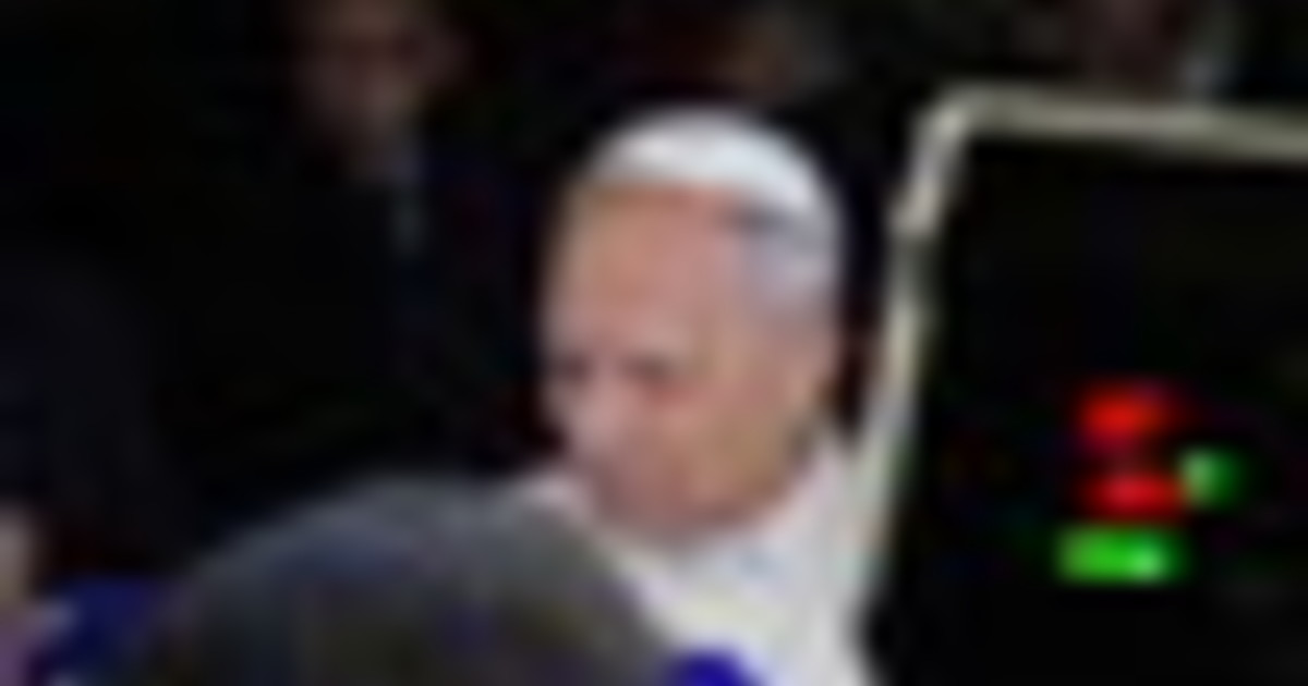 Il Papa a Castel Gandolfo: lavoro, ma faccio anche nuoto e tennis