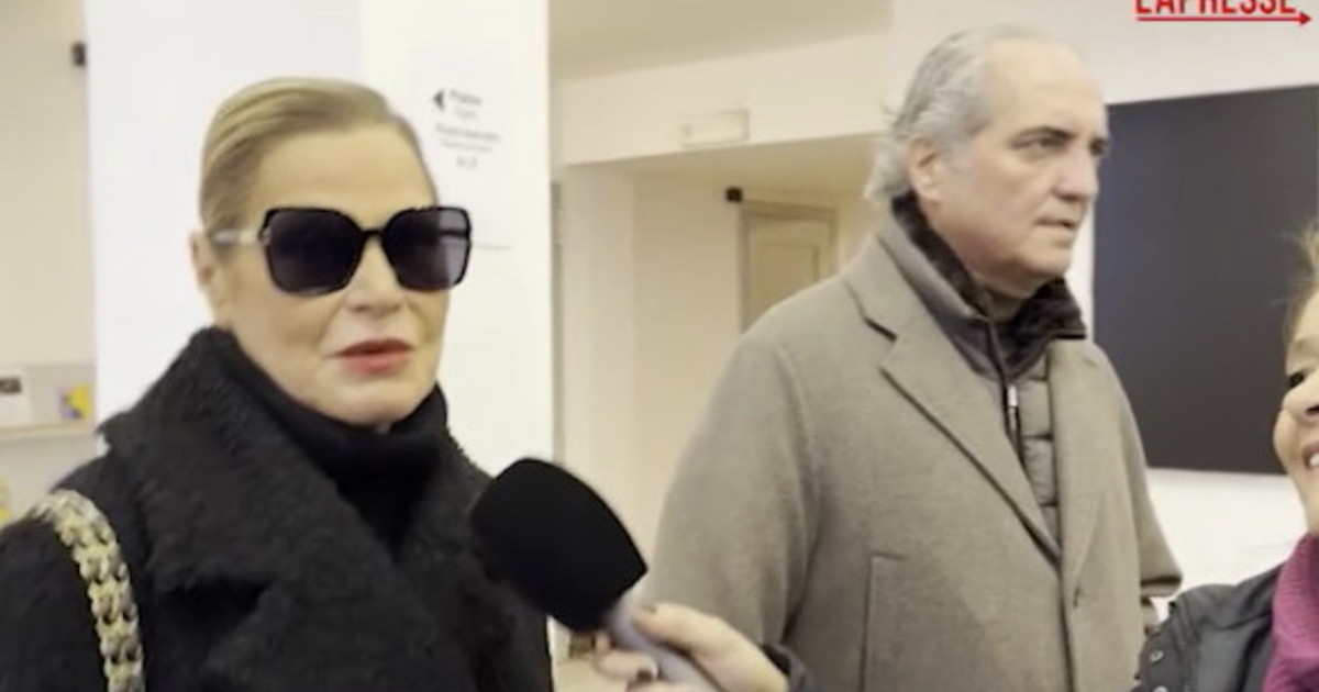 Ornella Vanoni, la camera ardente a Milano. Simona Ventura: "Era unica, mi mancherà"