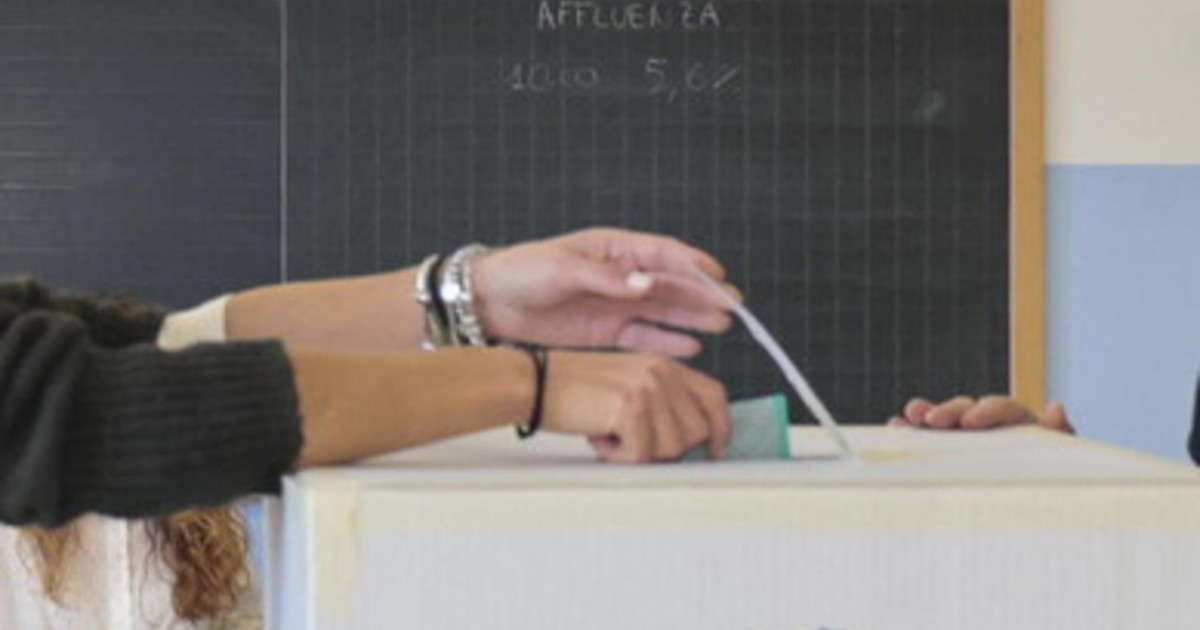 affluenza in netto calo in veneto puglia e campania il dato alle 12