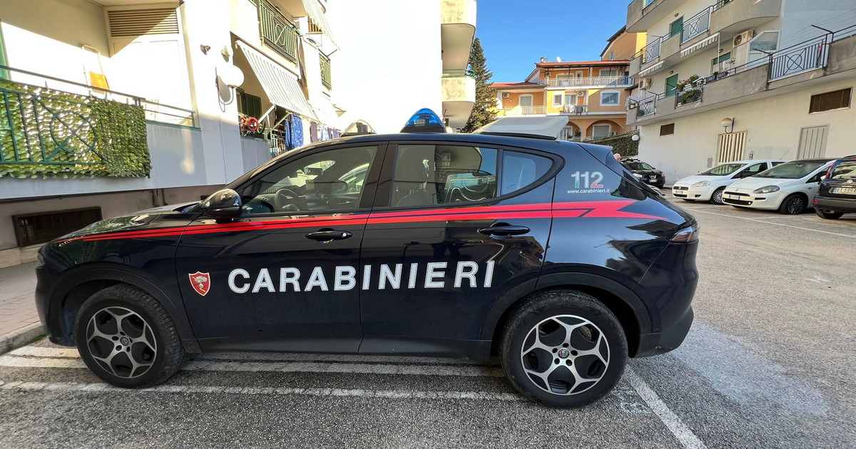 Braccialetto elettronico manomesso: ex ai domiciliari massacra la donna che lo aveva denunciato