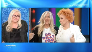 Tutti pazzi per la Davis. Record Domenica In con l'omaggio a Vanoni  