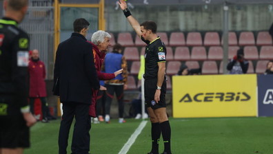 Cremonese-Roma, la moviola di Calvarese: Ayroldi è un disastro, lo salva il Var