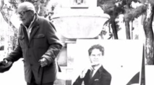 Il rap del candidato pro Decaro è un disastro: "Autogol". Il video clamoroso