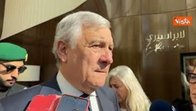 Giornata violenza donne, Tajani: Nessuna deve morire perché qualcuno vuole ammanettare suo amore Giornata violenza donne, Tajani: Nessuna deve morire perché qualcuno vuole ammanettare suo amore