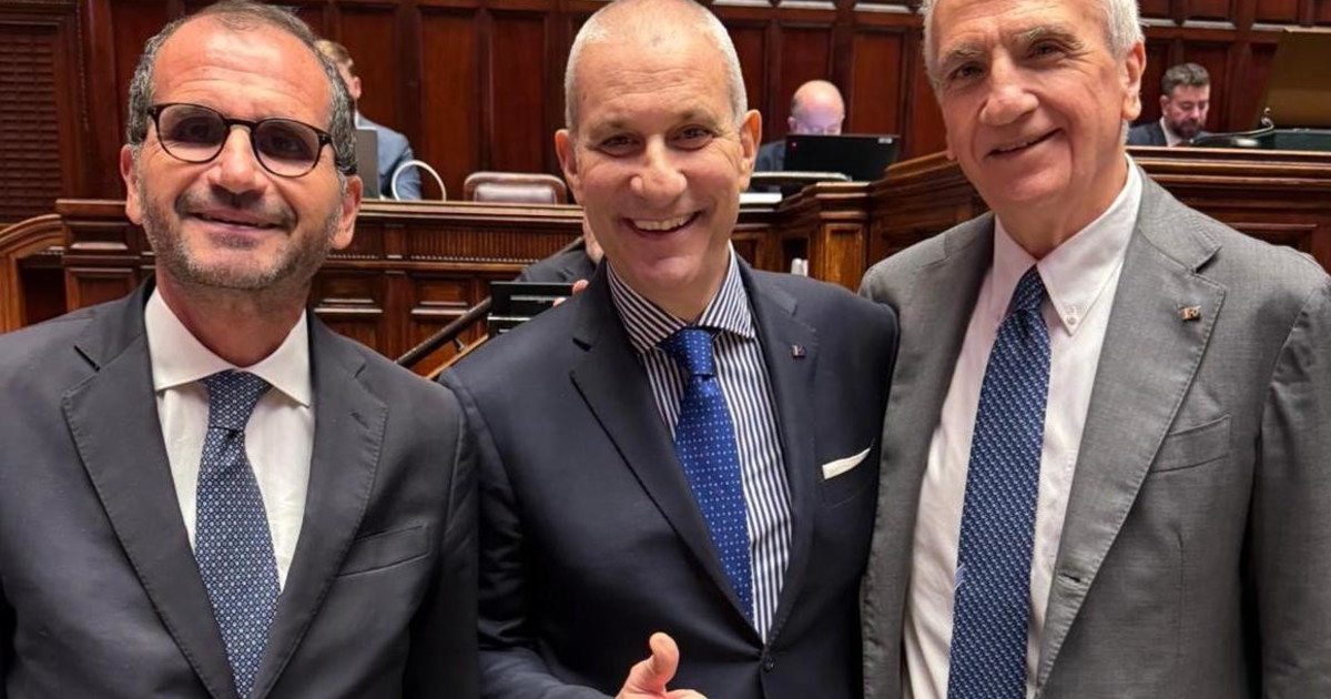 italiani all estero approvata la proposta di legge di di giuseppe fdi per garantire l assistenza sanitaria