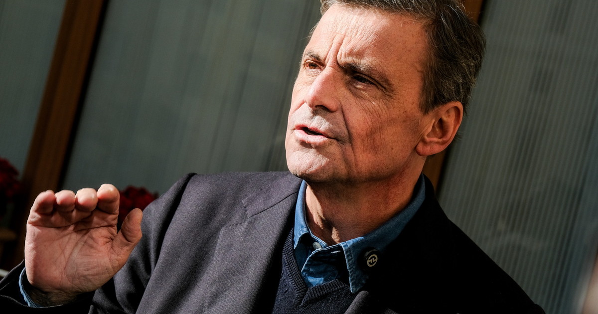 gli studenti vogliono di nuovo silenziare calenda fuori dall universit224 i signori della guerra guarda