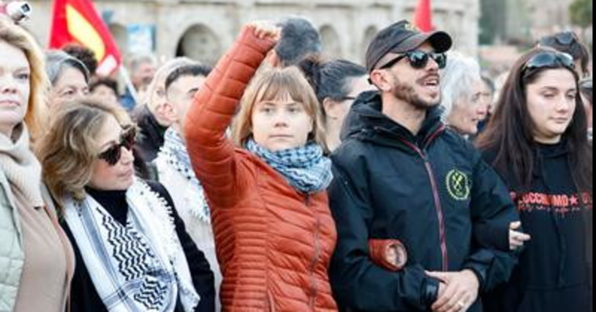 i pro pal sfilano con greta e spaccano la sinistra pd fuori dal corteo da Iltempo.it i pro pal sfilano con greta e spaccano la sinistra pd fuori dal corteo