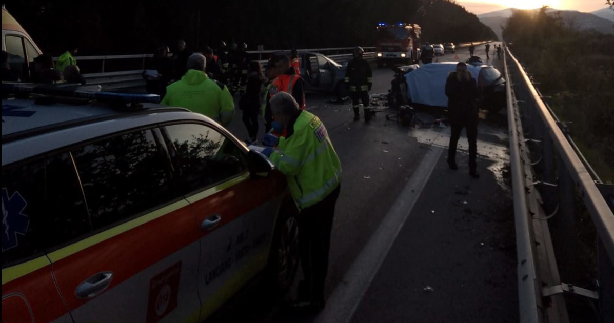 Incidenti stradali: frontale su Fondovalle Sangro, tre donne morte nel Chietino Incidenti stradali: frontale su Fondovalle Sangro, tre donne morte nel Chietino