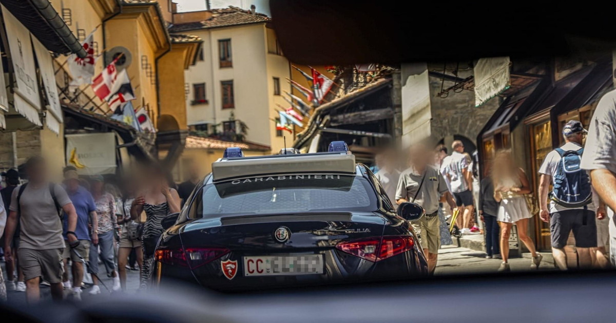 Firenze: coniugi trovati morti in casa con ferite da taglio