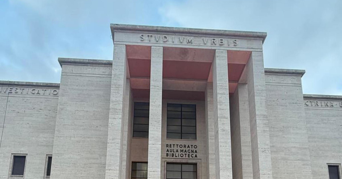 Studente fuori sede trovato morto in casa: il giallo del telefonino