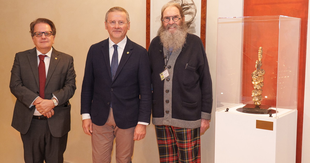 Comunicato Stampa: CRV Gianmaria Potenza dona al Consiglio regionale del Veneto l Comunicato Stampa: CRV Gianmaria Potenza dona al Consiglio regionale del Veneto l