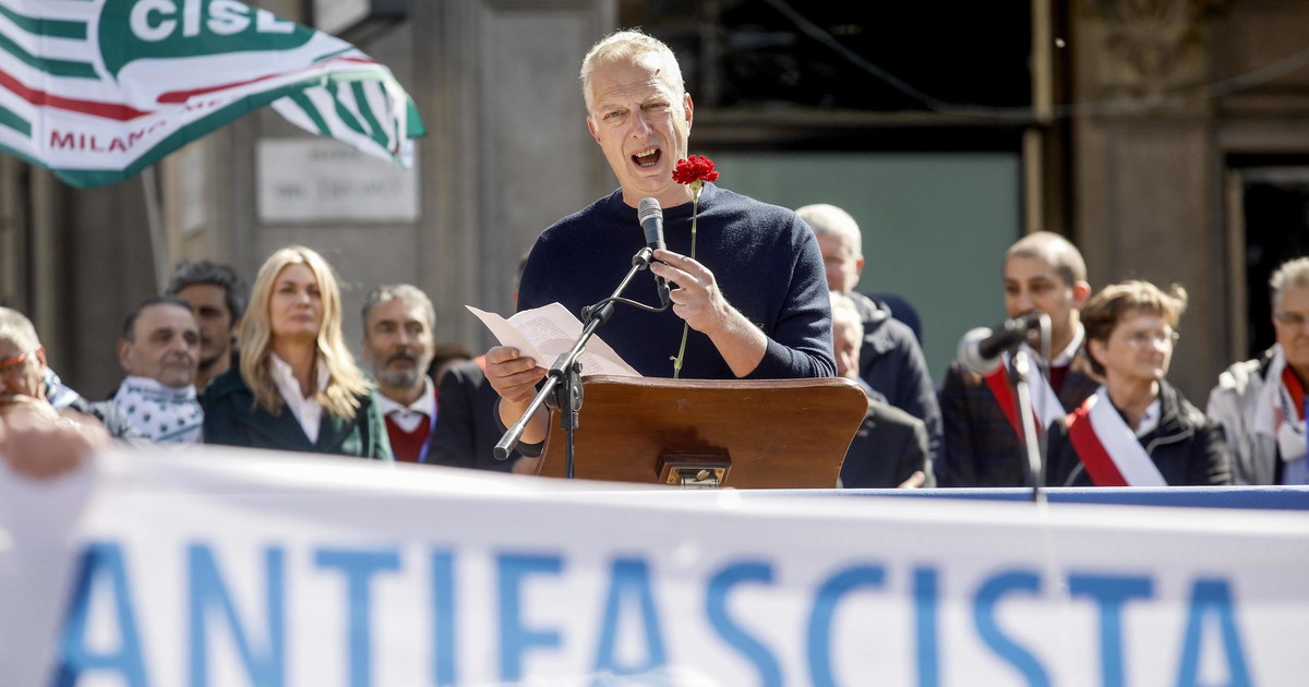 La censura dei vip di sinistra, da Scurati a Zerocalcare tutti contro l'editore fascista