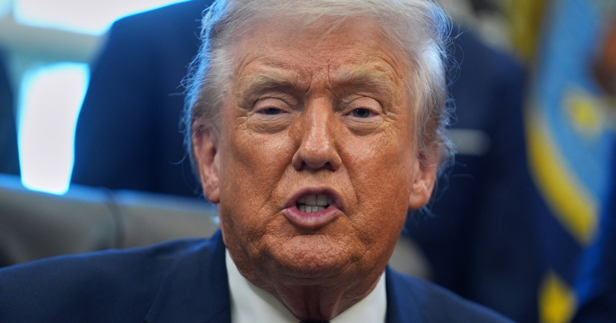 Auto, carburanti e inflazione, “truffa dem”. Il nuovo attacco di Trump alla transizione green Auto, carburanti e inflazione, “truffa dem”. Il nuovo attacco di Trump alla transizione green