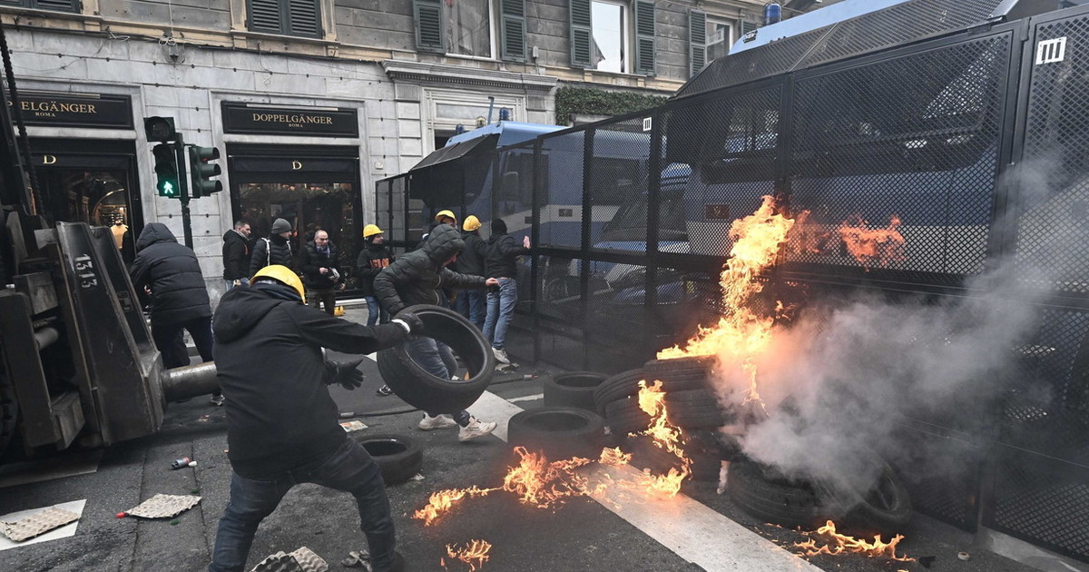 Ex Ilva: proteste e tensioni a Genova. Urso incontra Regioni Ex Ilva: proteste e tensioni a Genova. Urso incontra Regioni