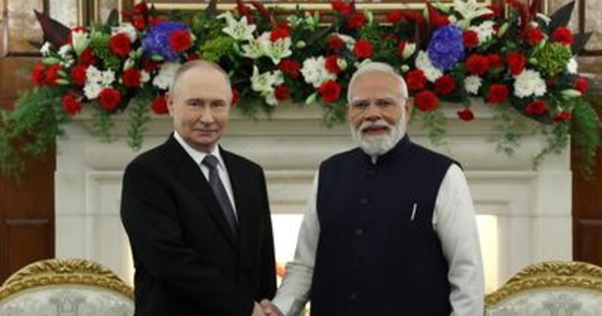 putin a modi continueremo a fornire petrolio all india c 232 grande fiducia