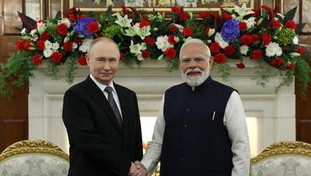 Putin a Modi: Continueremo a fornire petrolio all'India. C'e grande fiducia