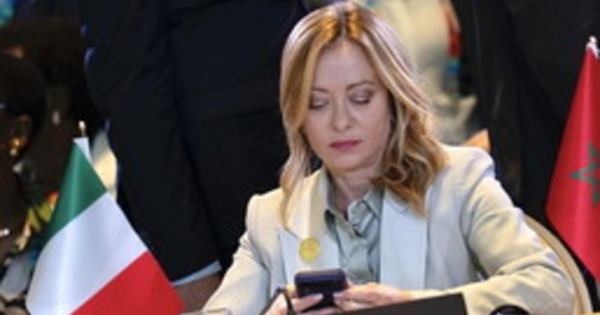 Meloni in pet voditeljev EU pozivajo k odprtosti do hibridnih avtomobilov in biogoriv po letu 2035