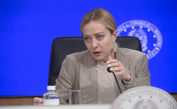 Ue, Meloni “Se vuole essere grande sia capace di difendersi da sola”