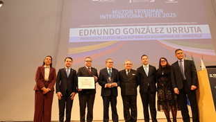 Premiato a Roma Gonzalez Urrutia, il vero presidente del Venezuela