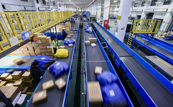 Cina, il settore della logistica continua la sua espansione