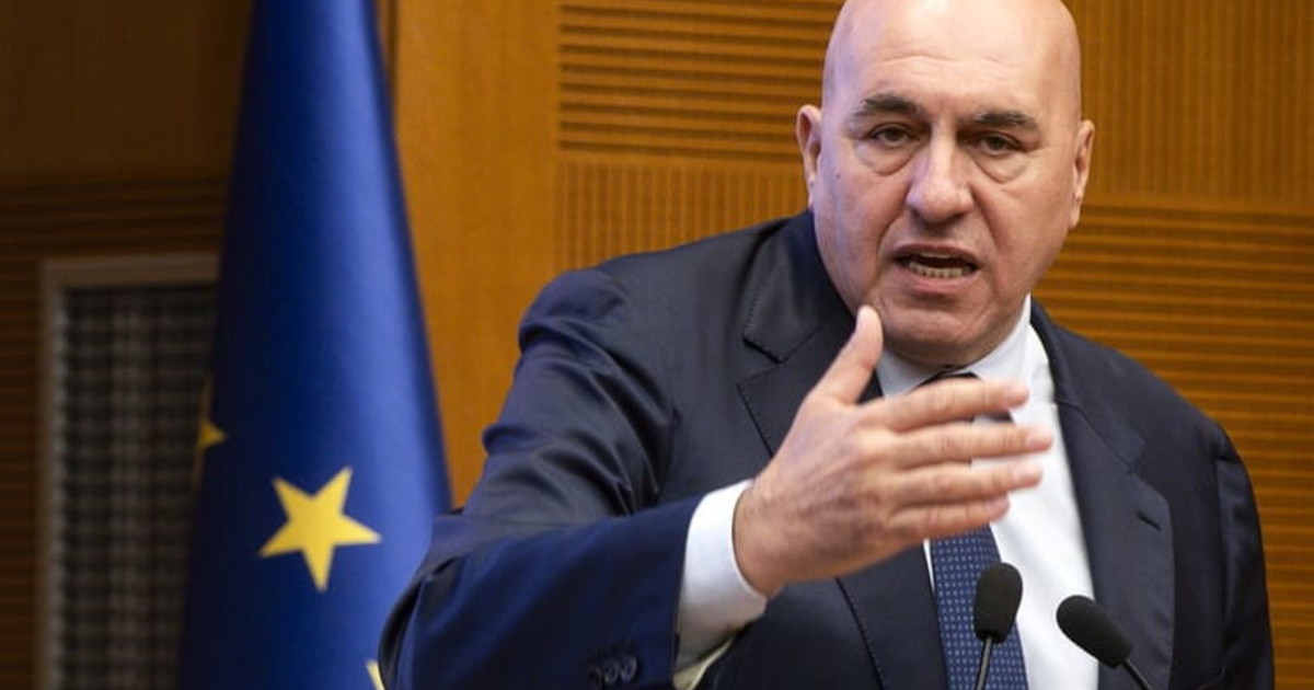 Crosetto: "La Nato diventi il braccio armato dell Crosetto: "La Nato diventi il braccio armato dell