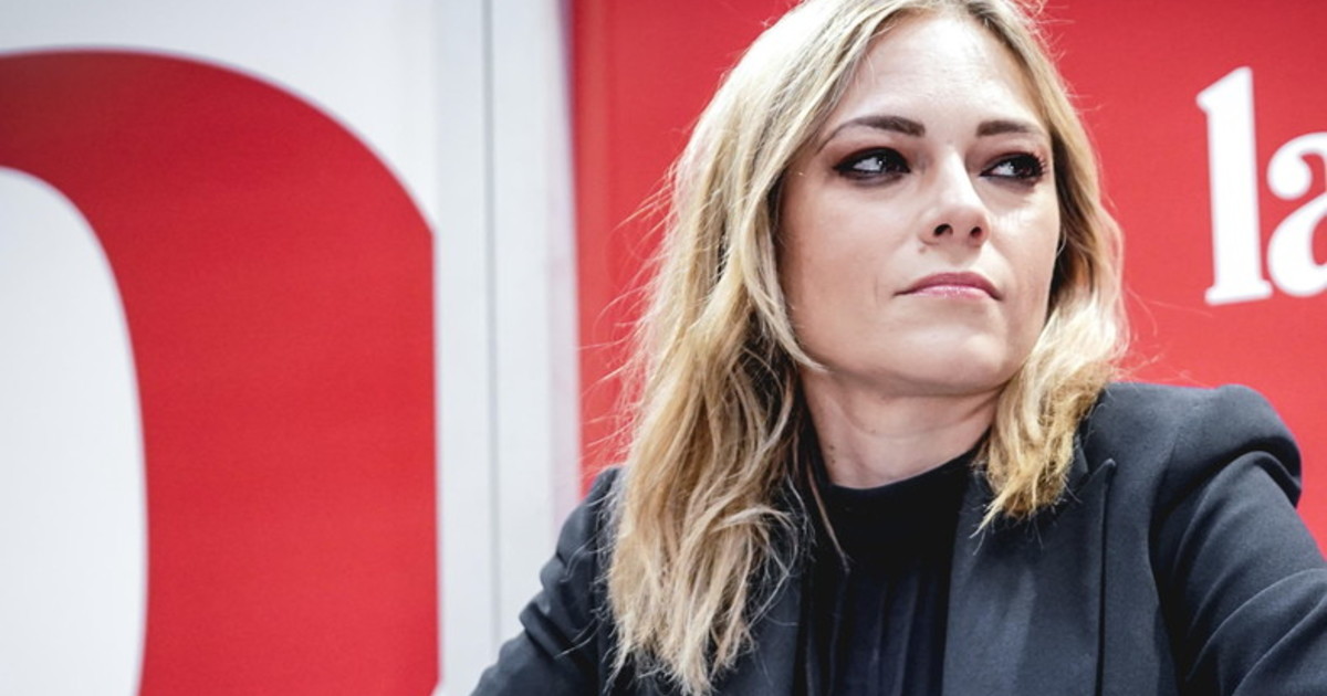 "Regime", la sparata su Meloni. FdI: ormai è gara a chi la dice più grossa "Regime", la sparata su Meloni. FdI: ormai è gara a chi la dice più grossa