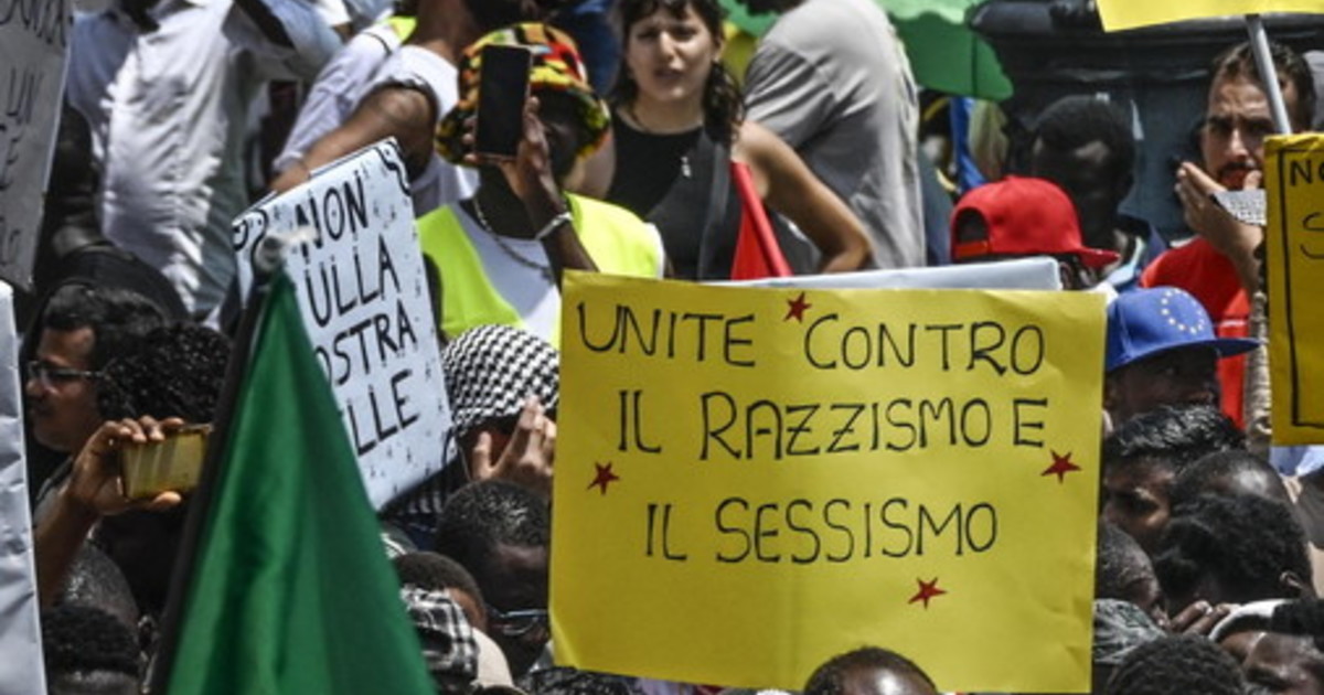 "Esame di integrazione", la Lega manda in tilt la sinistra sulla cittadinanza "Esame di integrazione", la Lega manda in tilt la sinistra sulla cittadinanza