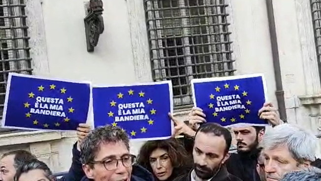 Incontro Zelensky-Meloni, flash mob di +Europa a palazzo Chigi: 'L'Ucraina sta difendendo i nostri valori'