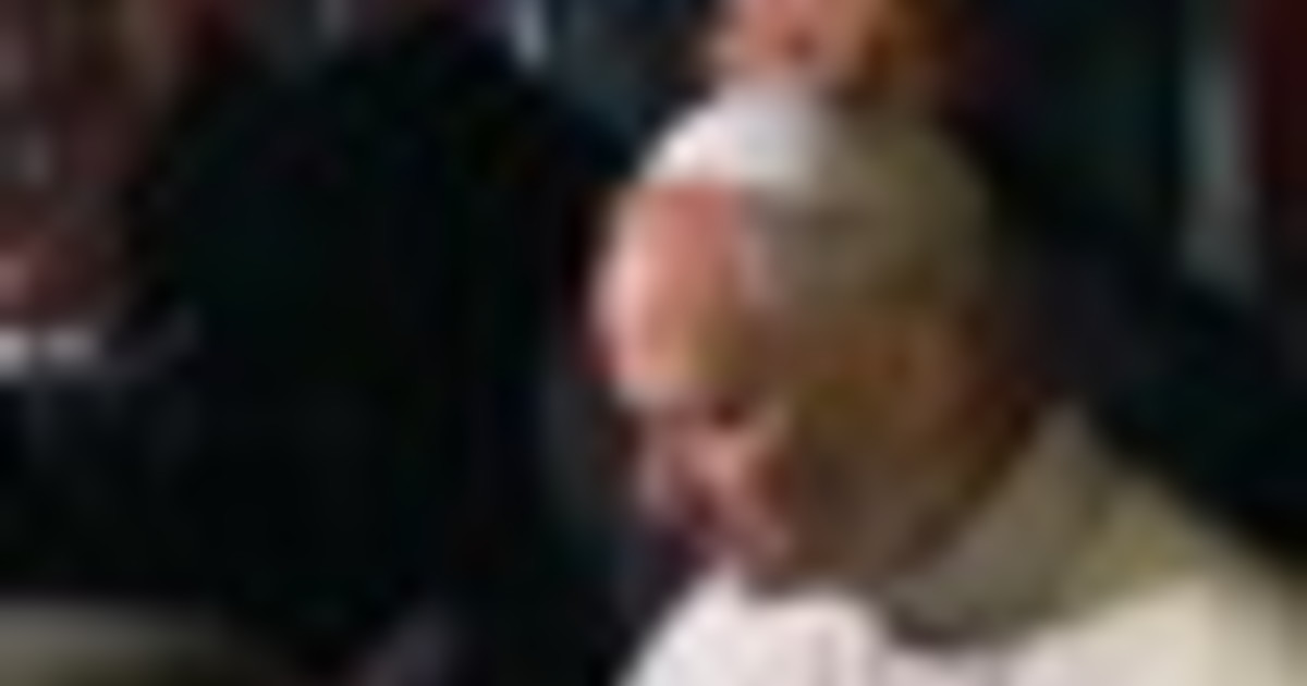 Papa: "È irrealistico" cercare la pace in Ucraina senza l'Europa