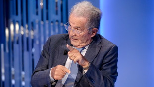 Il gelo di Prodi su Albanese dopo le foto coi leader di Hamas: Sapete bene come la penso