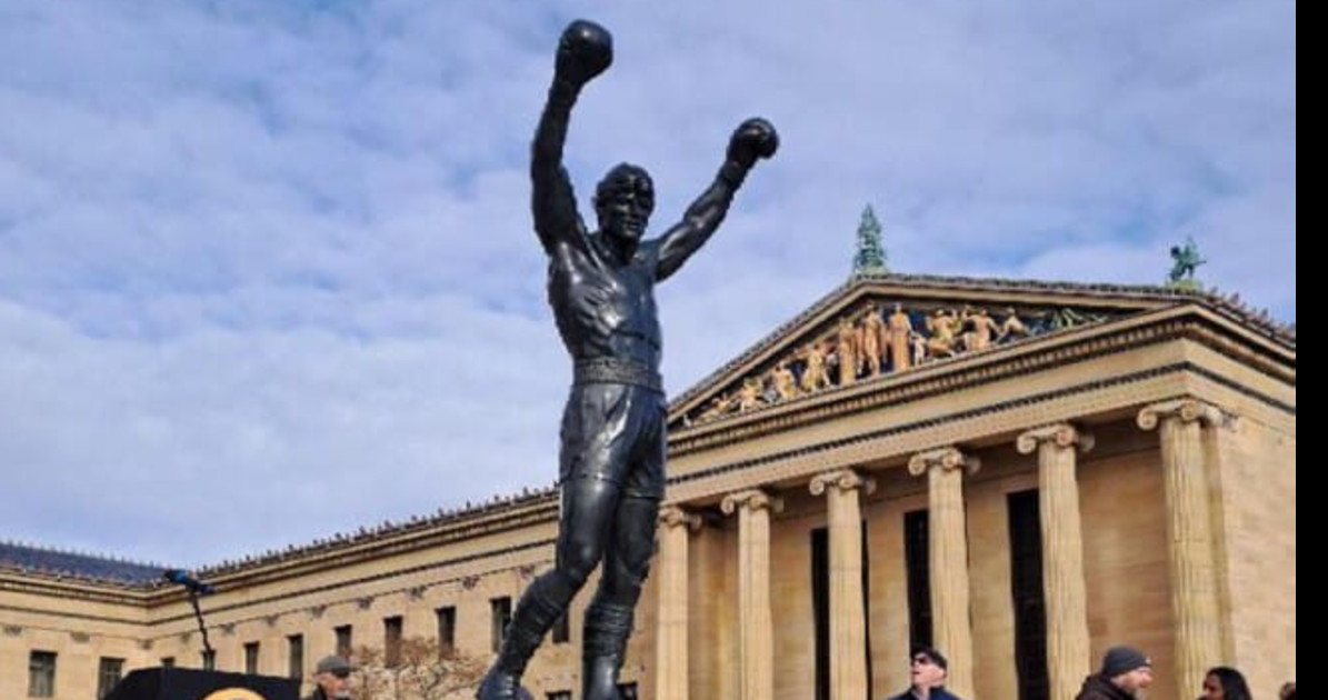 Sylvester Stallone rivuole la statua di Rocky regalata a Philadelphia Sylvester Stallone rivuole la statua di Rocky regalata a Philadelphia