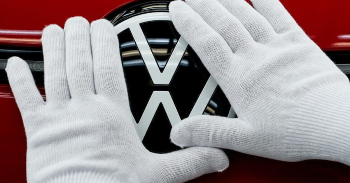 Volkswagen chiude la fabbrica di Dresda. Le "elettriche" non vendono Volkswagen chiude la fabbrica di Dresda. Le "elettriche" non vendono