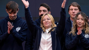 Meloni leader: Basta con questo clima da '68. Siamo qui per osare, stupire, stravolgere