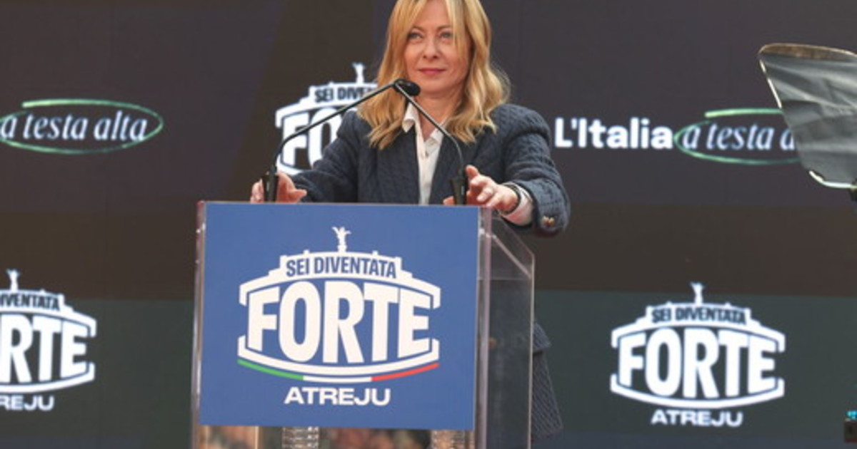 Meloni ad Atreju “Europa non è al tramonto, Italia leale ma non subalterna”