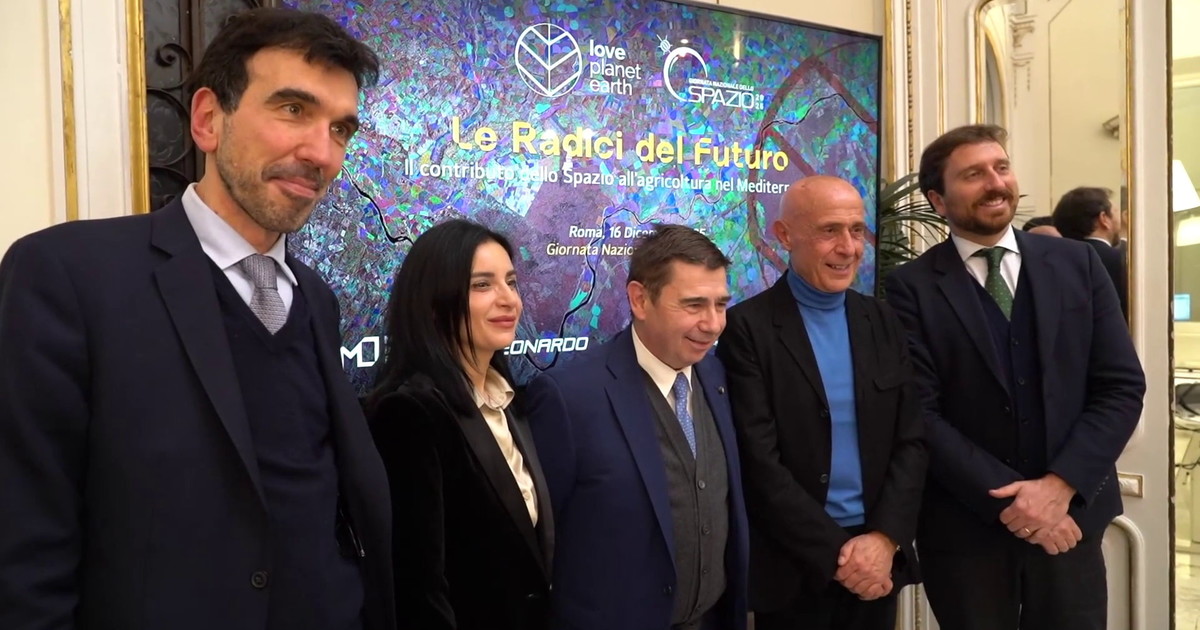 Leonardo, e-Geos e Telespazio presentano il calendario Love Planet Earth