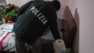 Armi artigianali e propaganda jihadista: scatta l'arresto di un 15enne italiano