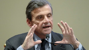 Calenda asfalta la sinistra: Davanti alle fabbriche mai incontrato nessuno